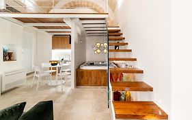 Old Court Luxury Suite&Spa By Monholiday